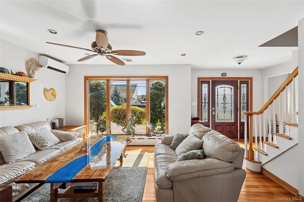39 Jackson Place Massapequa, NY 11758