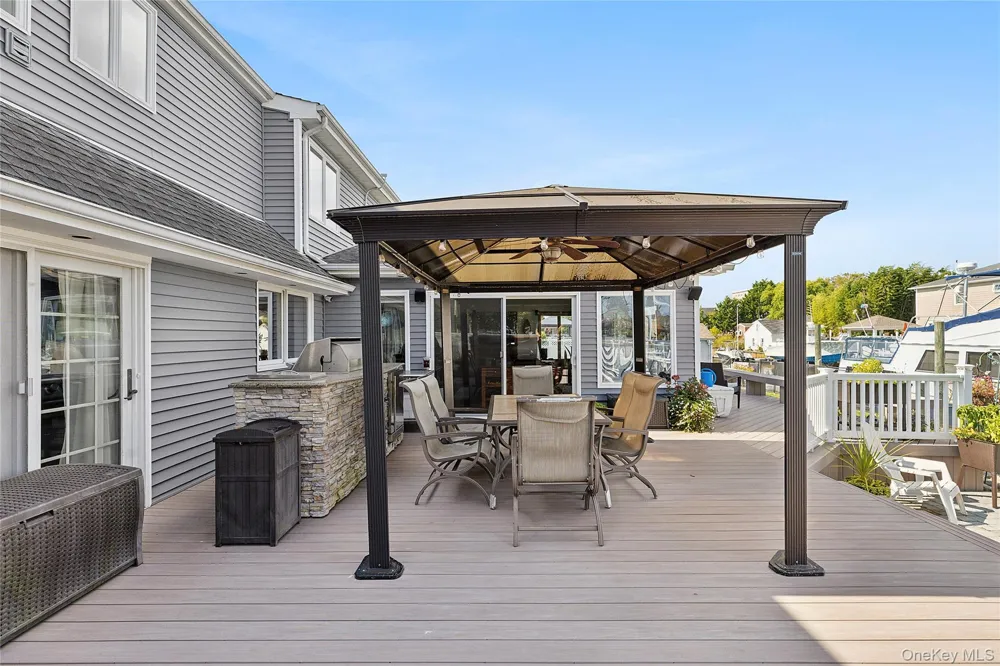 39 Jackson Place Massapequa, NY 11758