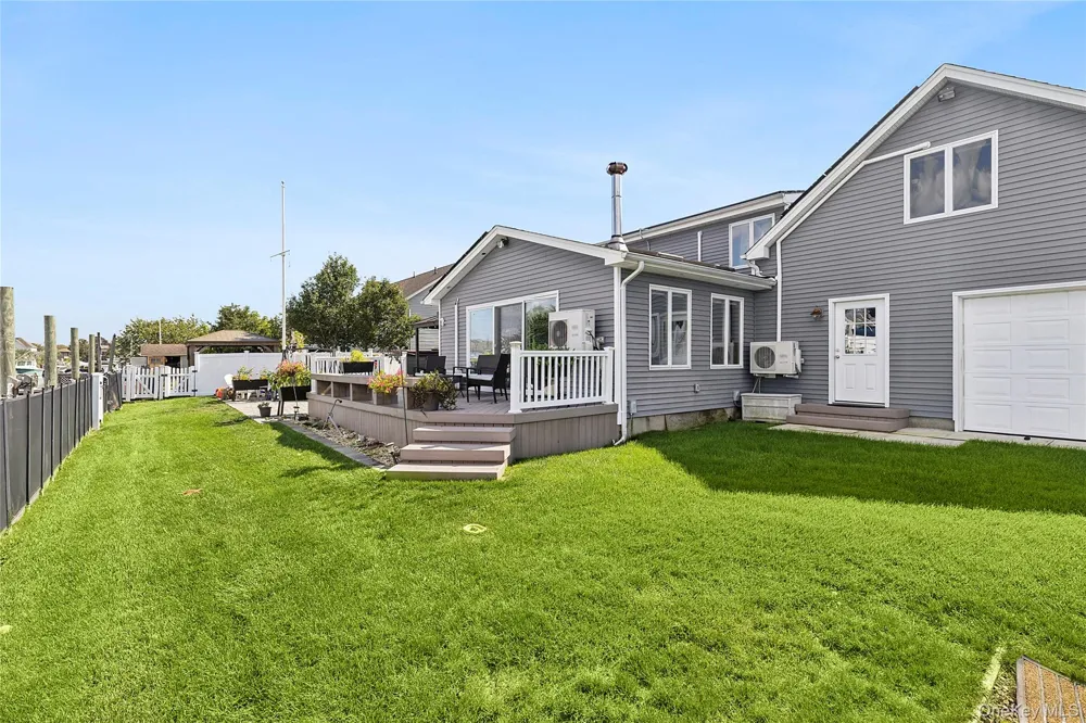 39 Jackson Place Massapequa, NY 11758