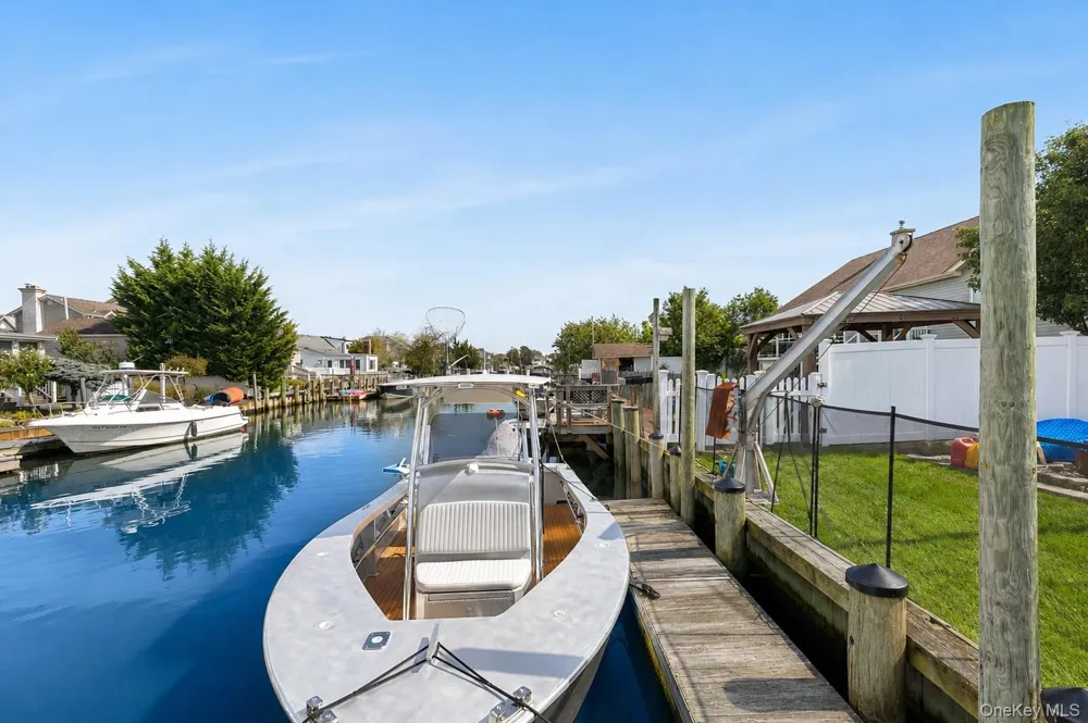 39 Jackson Place Massapequa, NY 11758