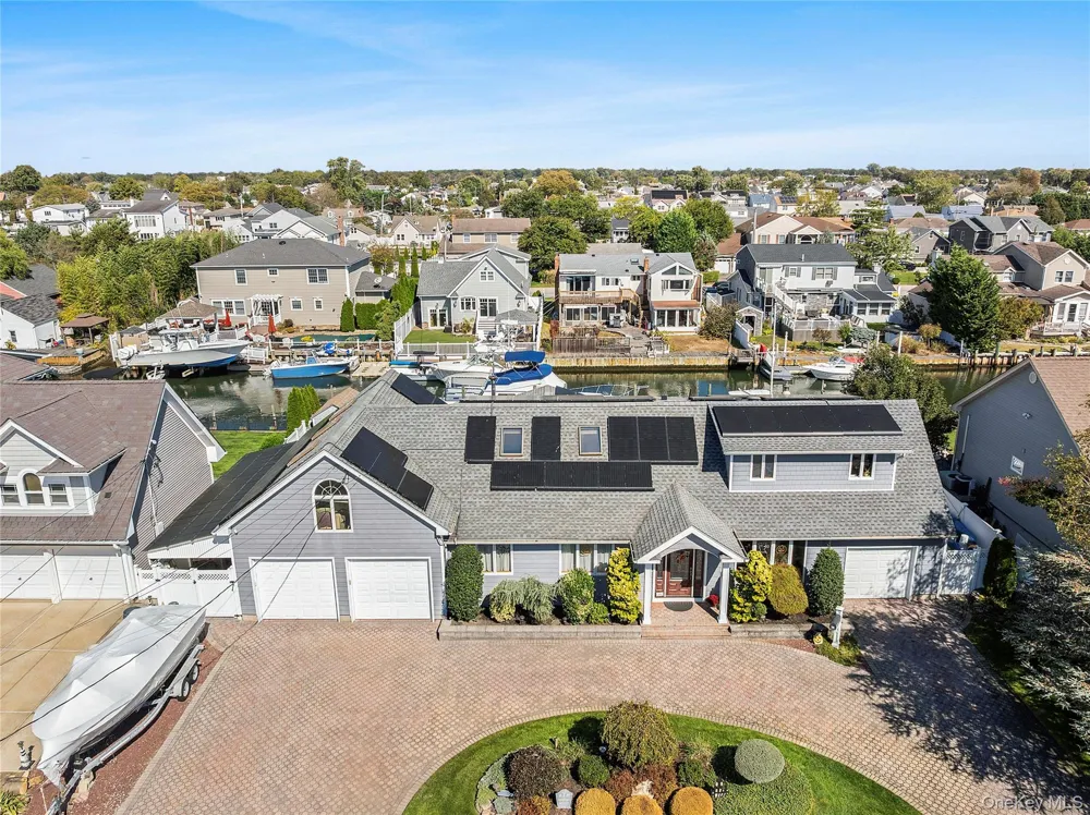 39 Jackson Place Massapequa, NY 11758
