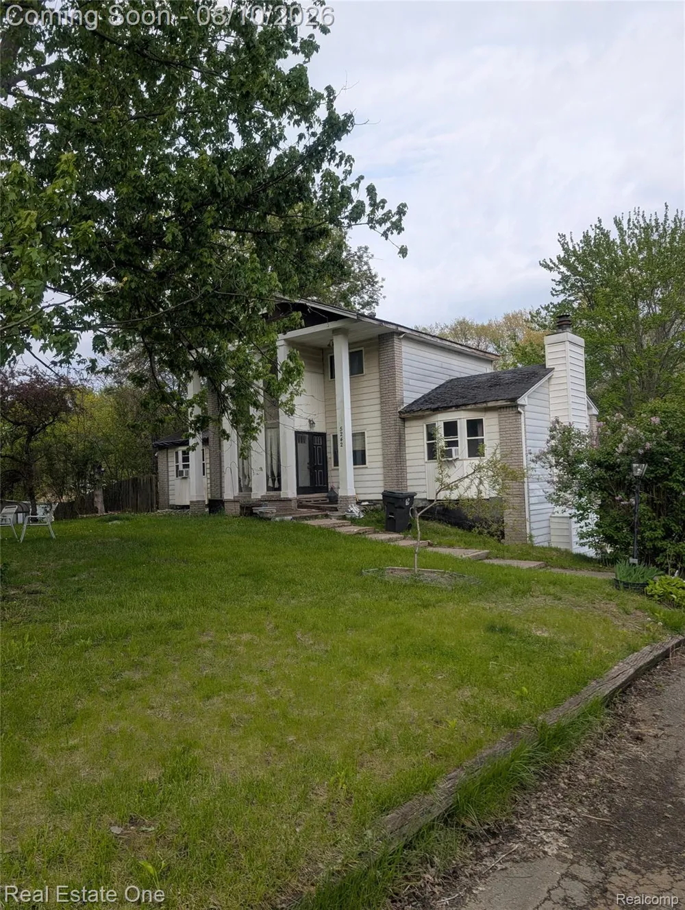 5242 White Lake Road Clarkston City, MI 48346