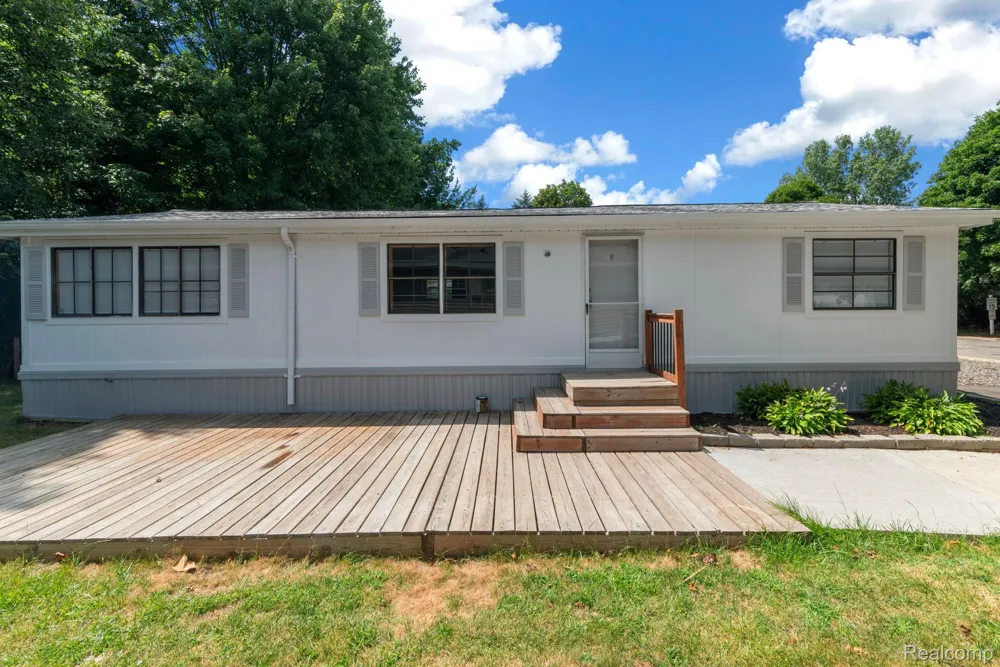 351 North Squirrel Rd #205 Auburn Hills City, MI 48326