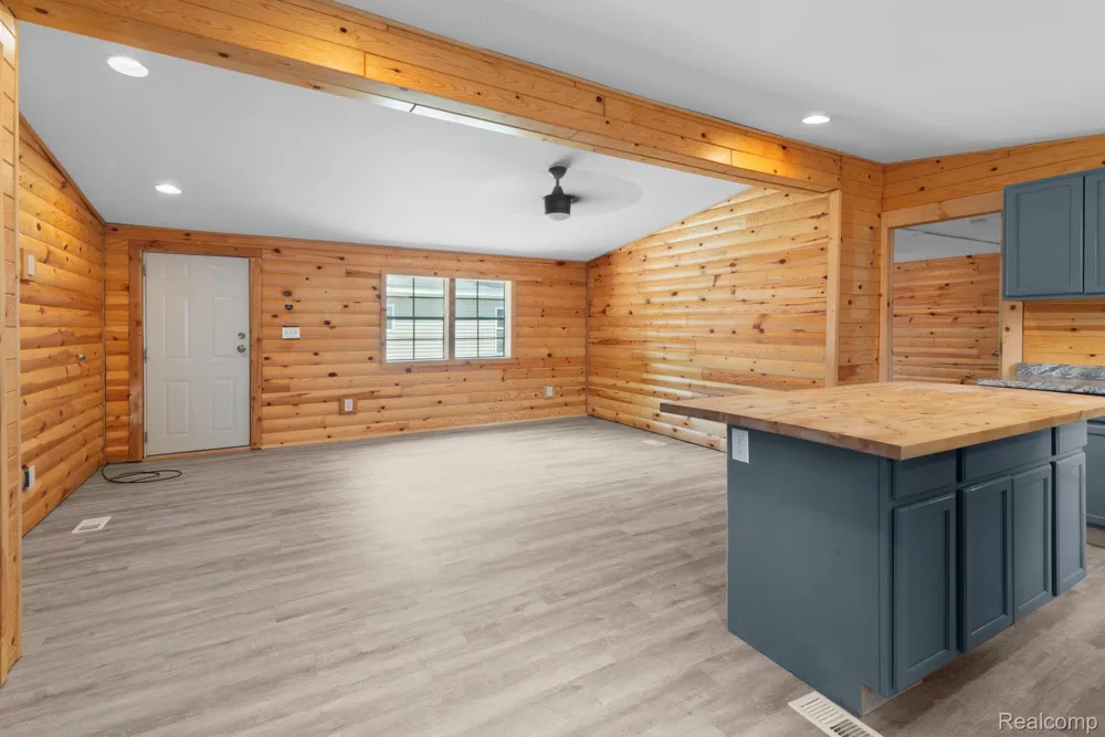 351 North Squirrel Rd #205 Auburn Hills City, MI 48326
