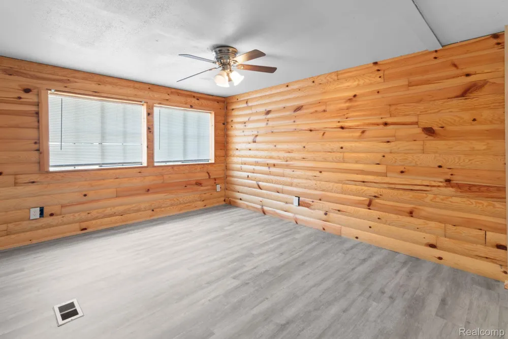 351 North Squirrel Rd #205 Auburn Hills City, MI 48326