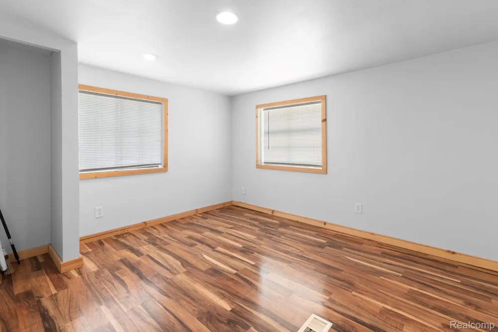 351 North Squirrel Rd #205 Auburn Hills City, MI 48326