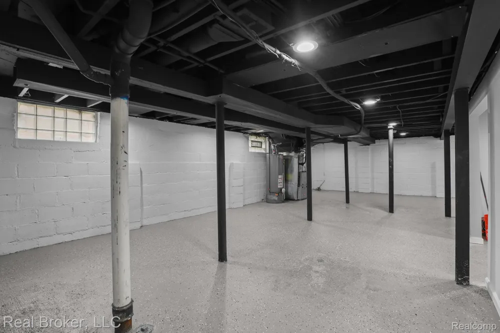 187 Leroy Street Ferndale City, MI 48220