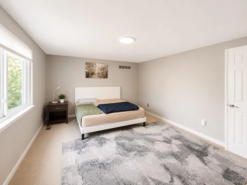 2754 Denise Drive Troy City, MI 48085