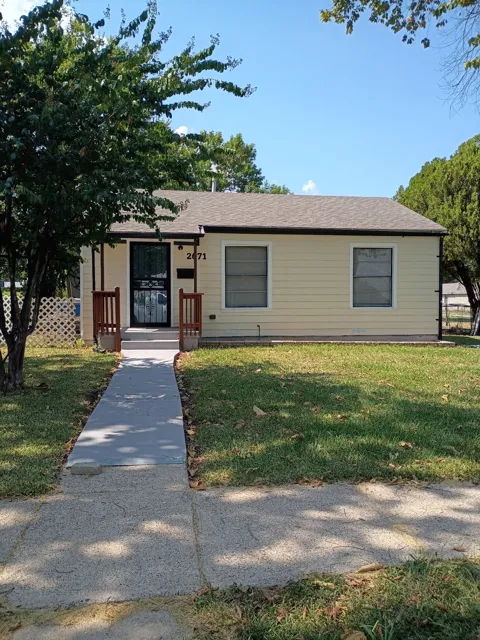 2671 Moffatt Avenue