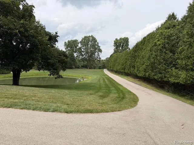 3595 Davison Lake Road Brandon Charter Township, MI 48462