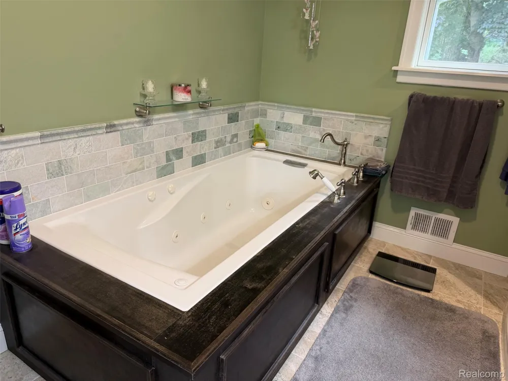 3595 Davison Lake Road Brandon Charter Township, MI 48462