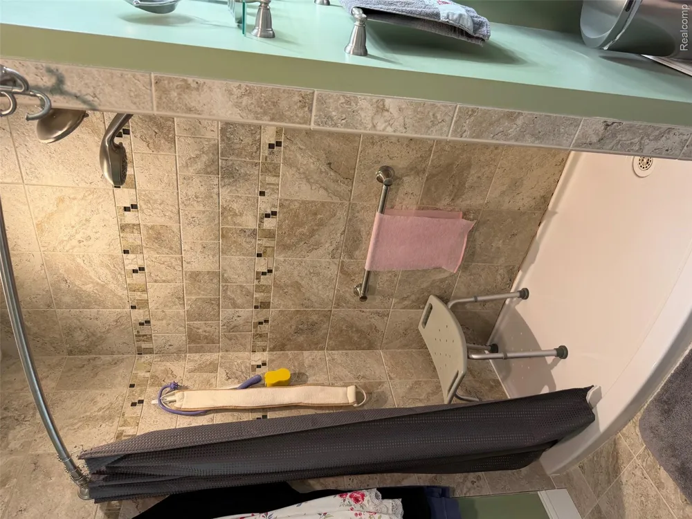 3595 Davison Lake Road Brandon Charter Township, MI 48462