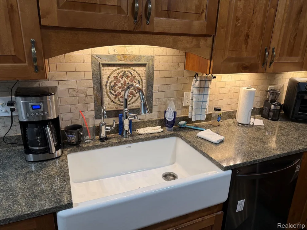 3595 Davison Lake Road Brandon Charter Township, MI 48462