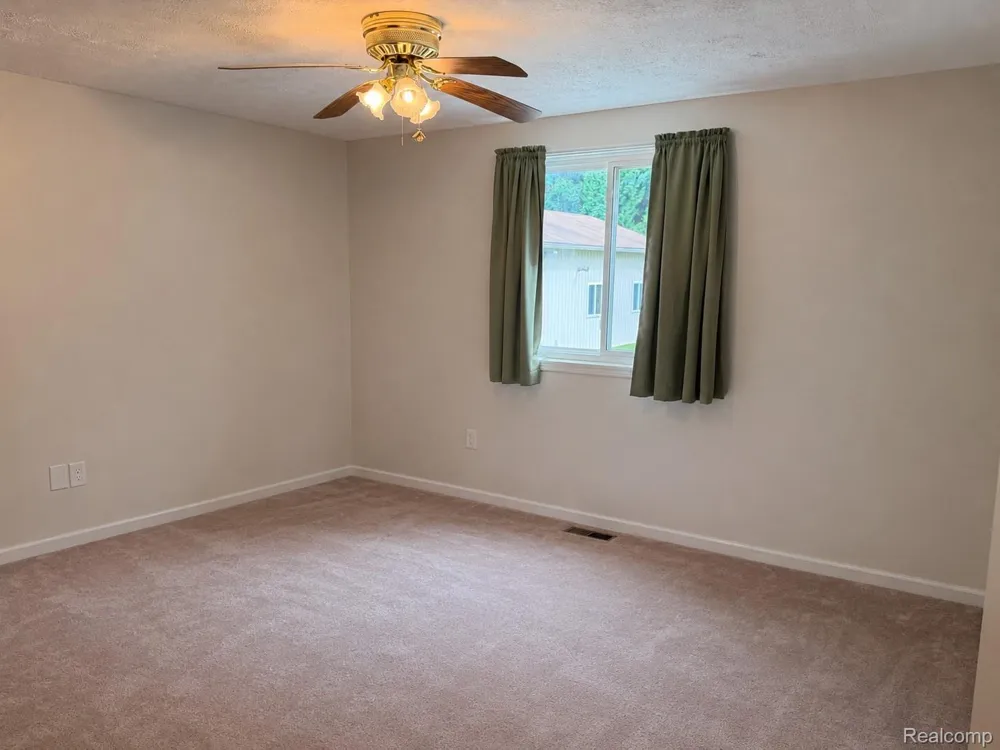 3595 Davison Lake Road Brandon Charter Township, MI 48462