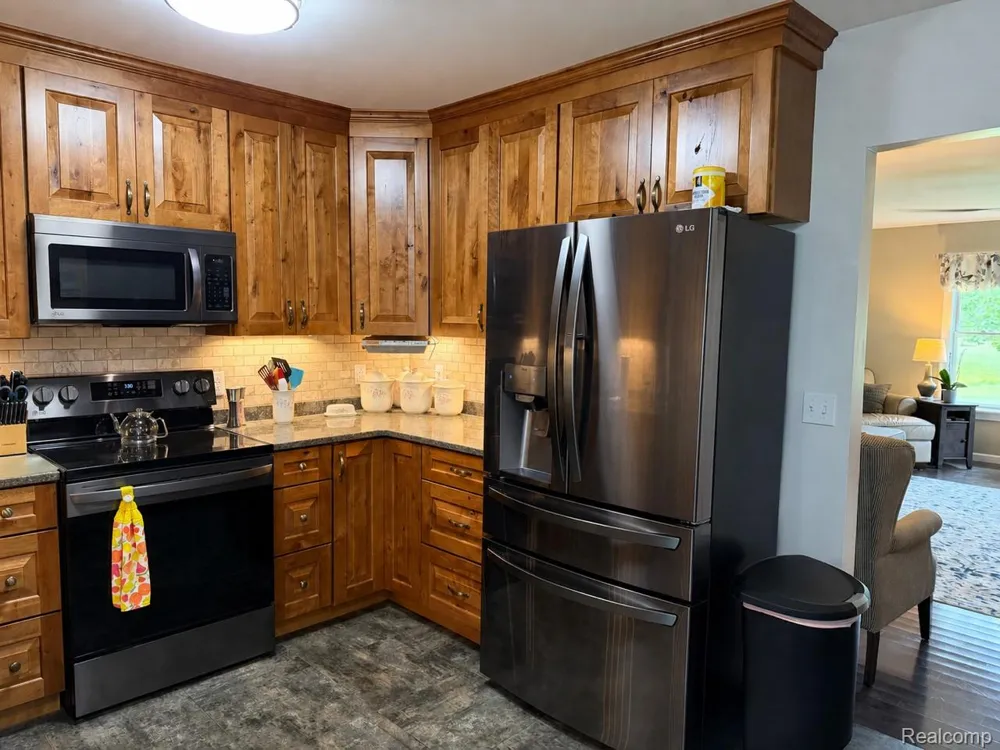 3595 Davison Lake Road Brandon Charter Township, MI 48462