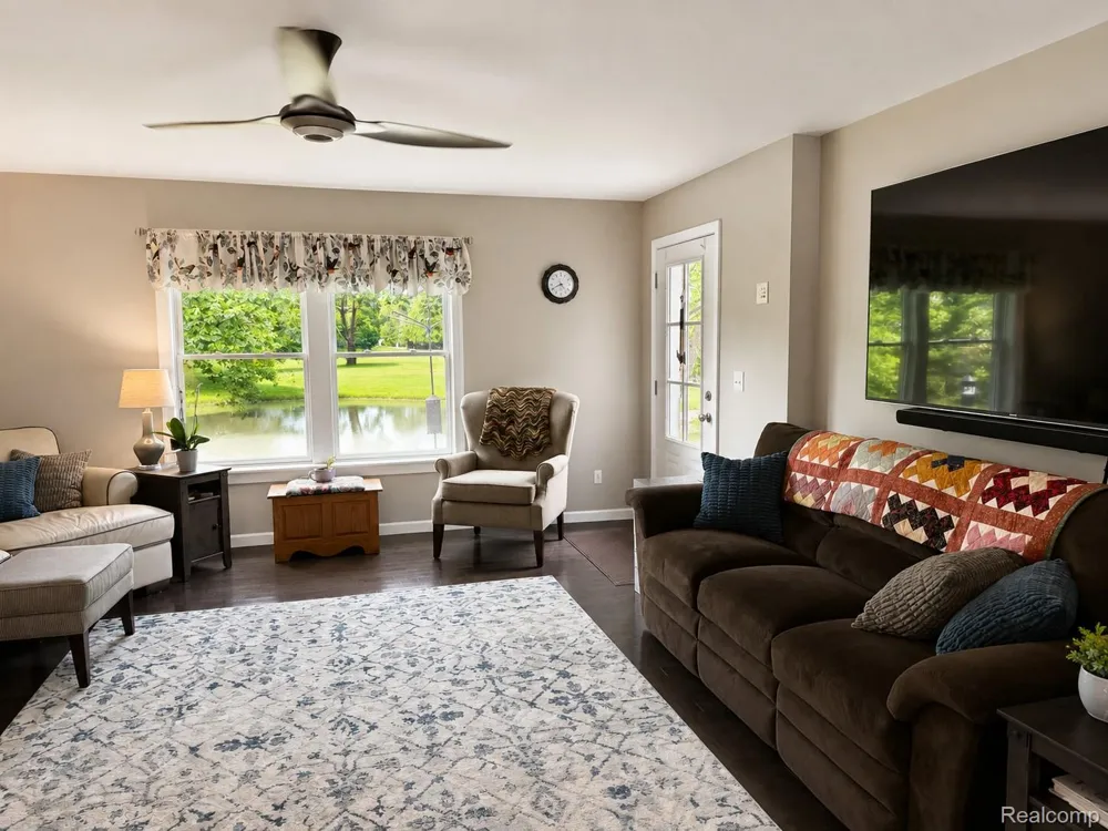 3595 Davison Lake Road Brandon Charter Township, MI 48462