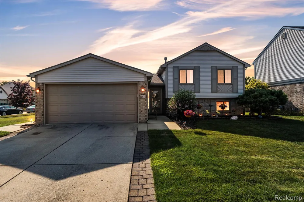 22672 Woodcreek Drive Brownstown Charter Township, MI 48134