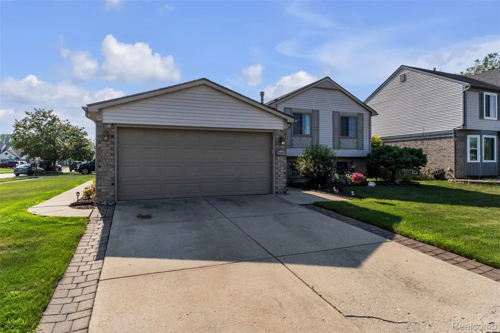22672 Woodcreek Drive Brownstown Charter Township, MI 48134