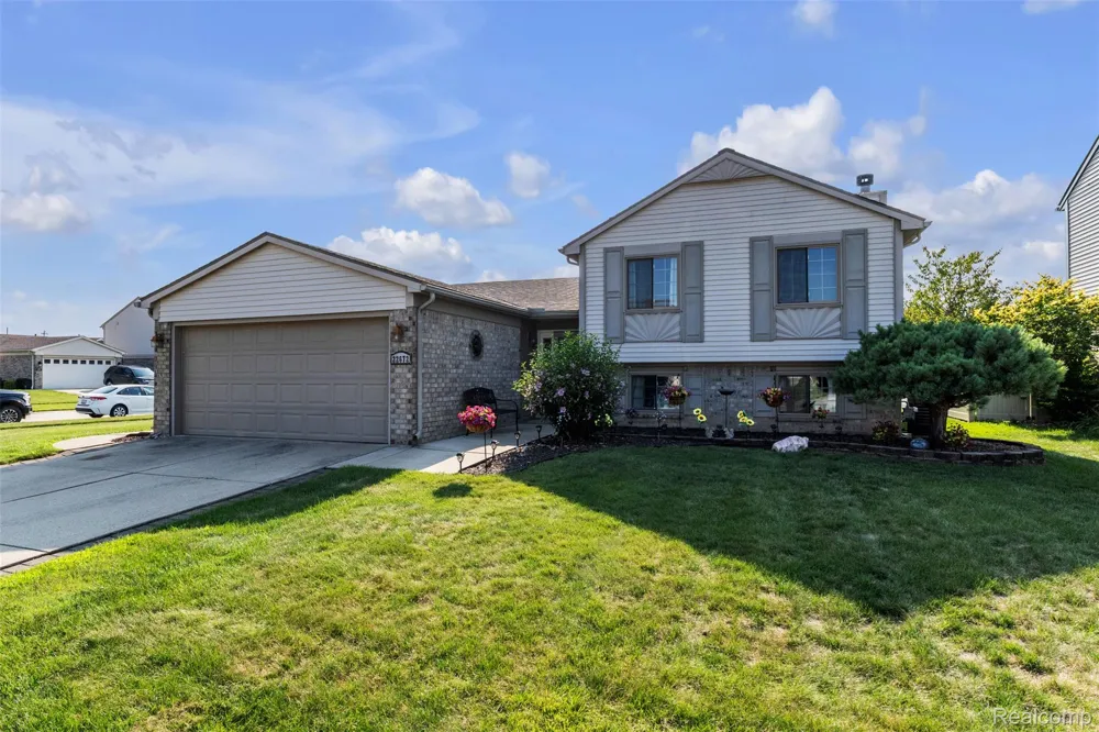 22672 Woodcreek Drive Brownstown Charter Township, MI 48134