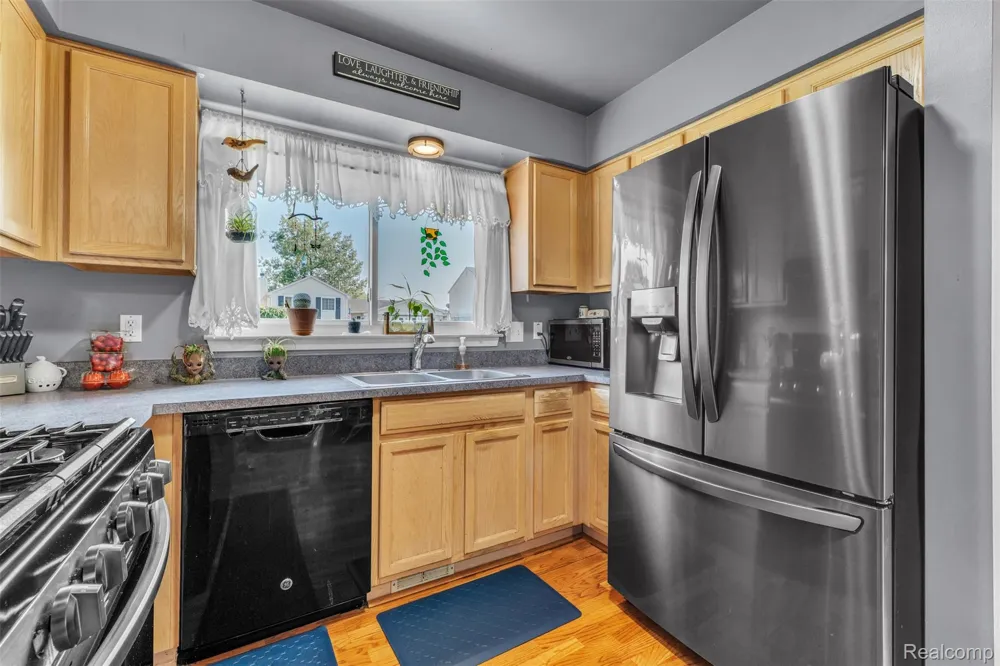 22672 Woodcreek Drive Brownstown Charter Township, MI 48134
