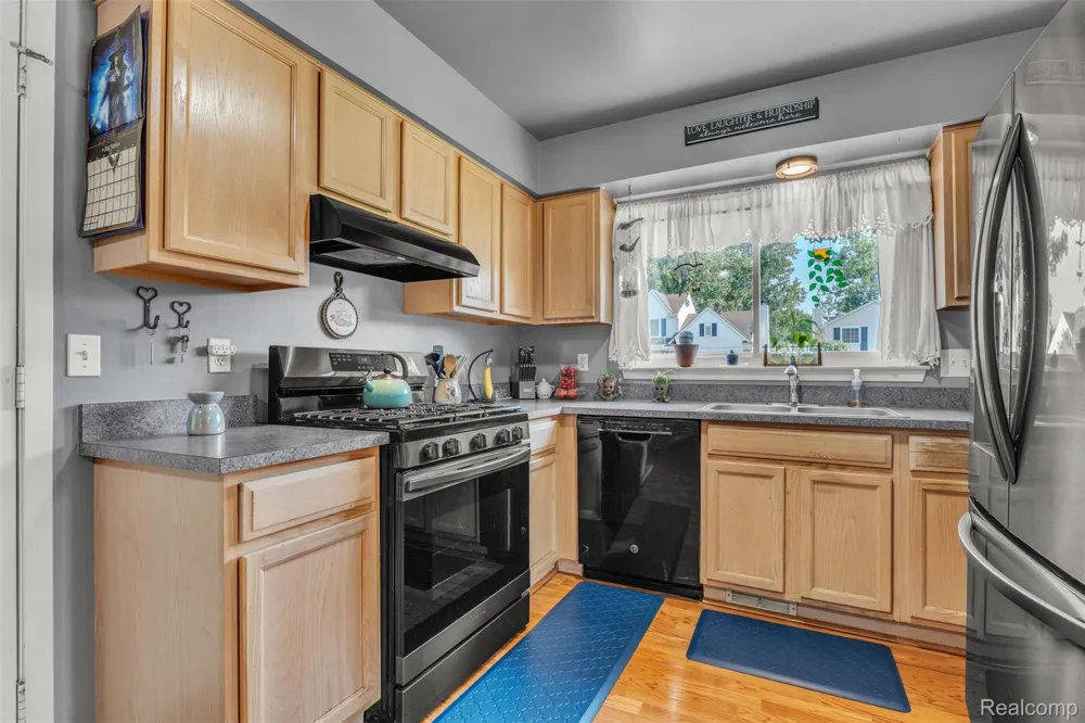 22672 Woodcreek Drive Brownstown Charter Township, MI 48134