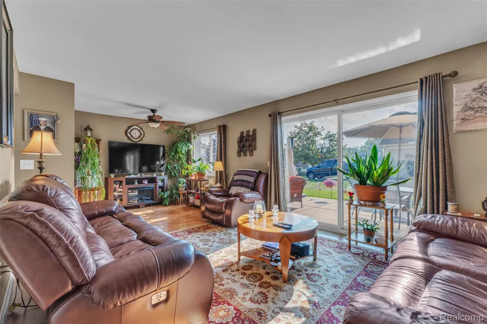 22672 Woodcreek Drive Brownstown Charter Township, MI 48134