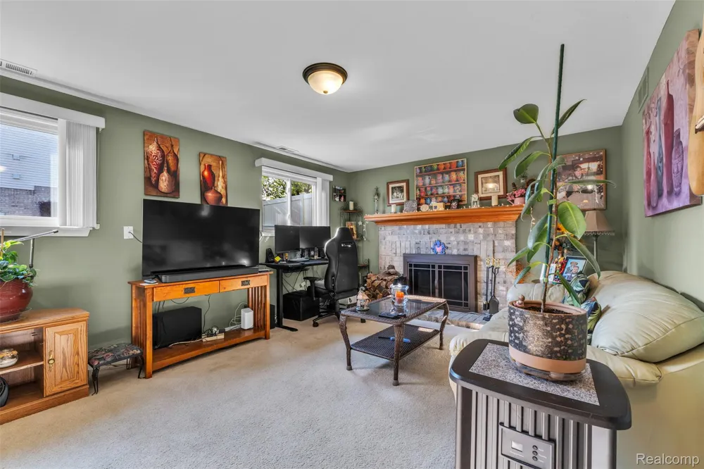 22672 Woodcreek Drive Brownstown Charter Township, MI 48134