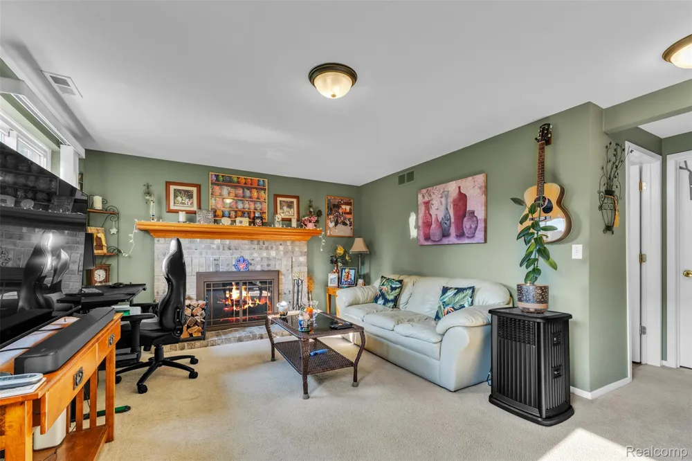 22672 Woodcreek Drive Brownstown Charter Township, MI 48134
