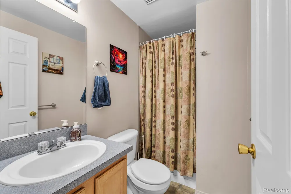 22672 Woodcreek Drive Brownstown Charter Township, MI 48134