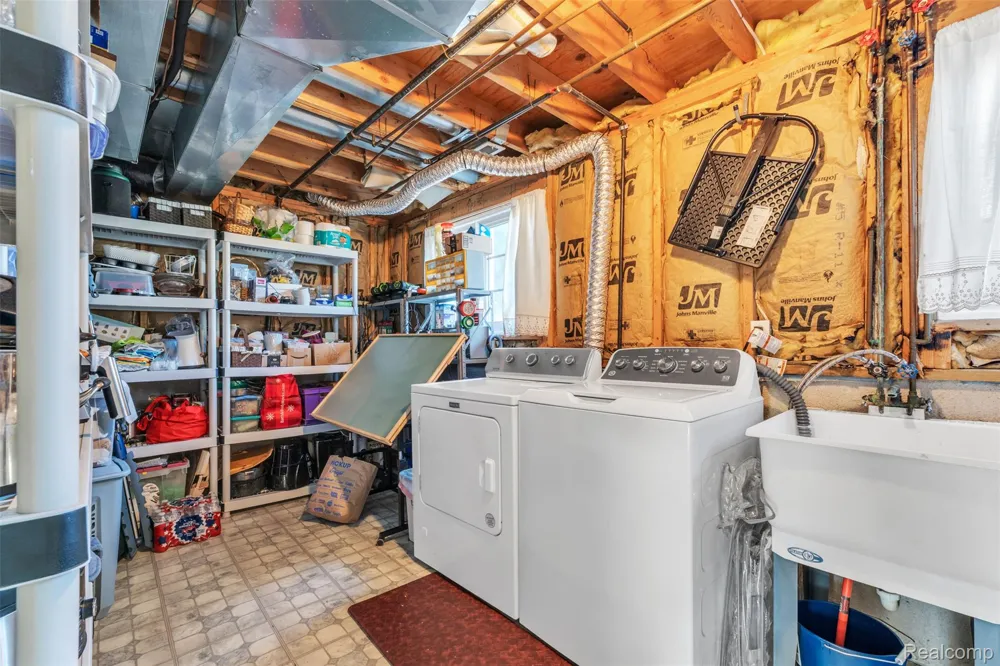22672 Woodcreek Drive Brownstown Charter Township, MI 48134