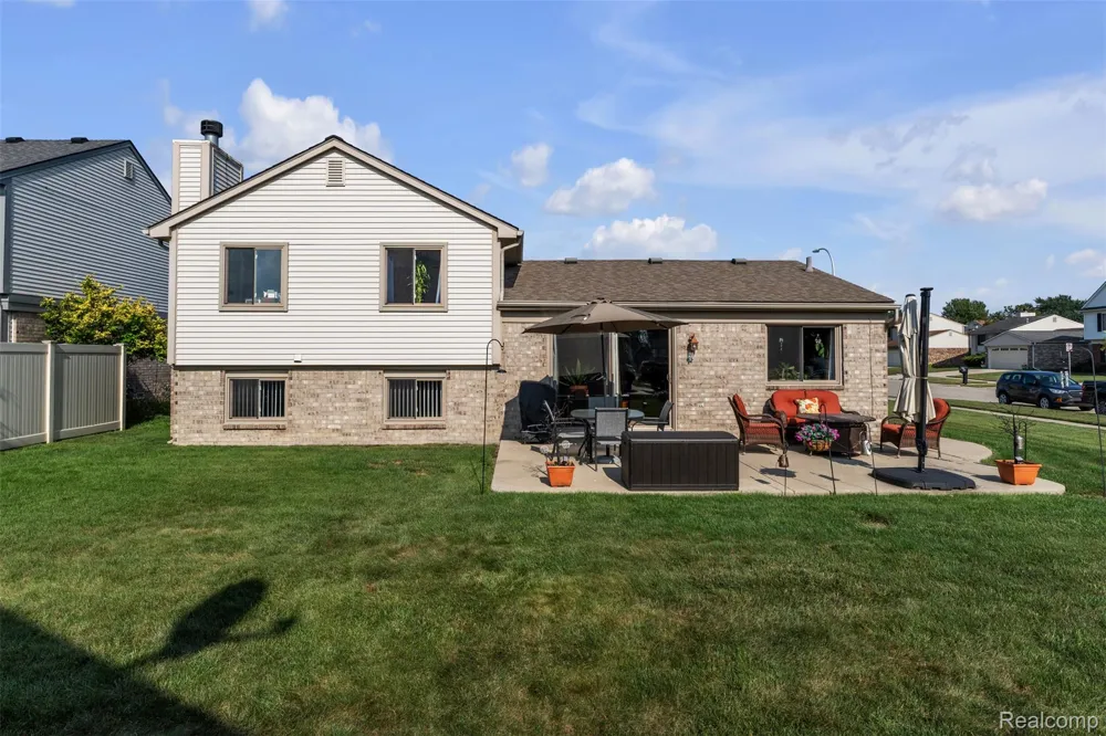 22672 Woodcreek Drive Brownstown Charter Township, MI 48134