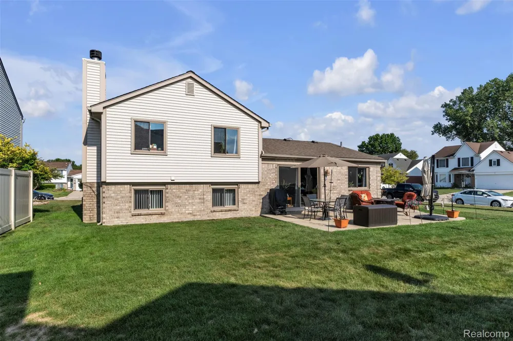 22672 Woodcreek Drive Brownstown Charter Township, MI 48134