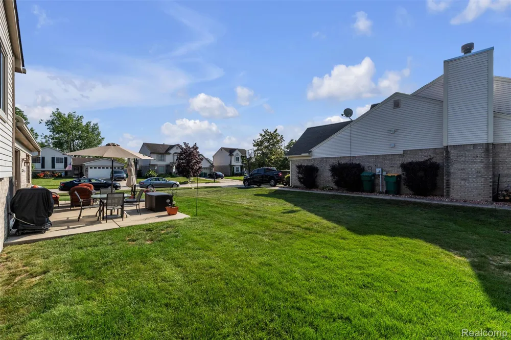 22672 Woodcreek Drive Brownstown Charter Township, MI 48134