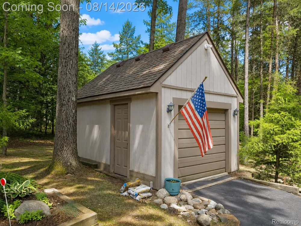 13130 Pine Meadow Drive Tyrone Township, MI 48430