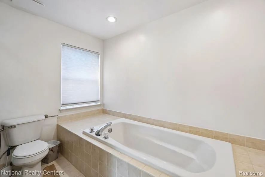 16304 Mulberry Way Northville Township, MI 48168