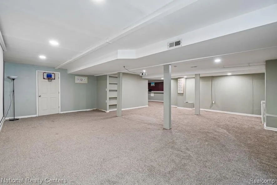 16304 Mulberry Way Northville Township, MI 48168