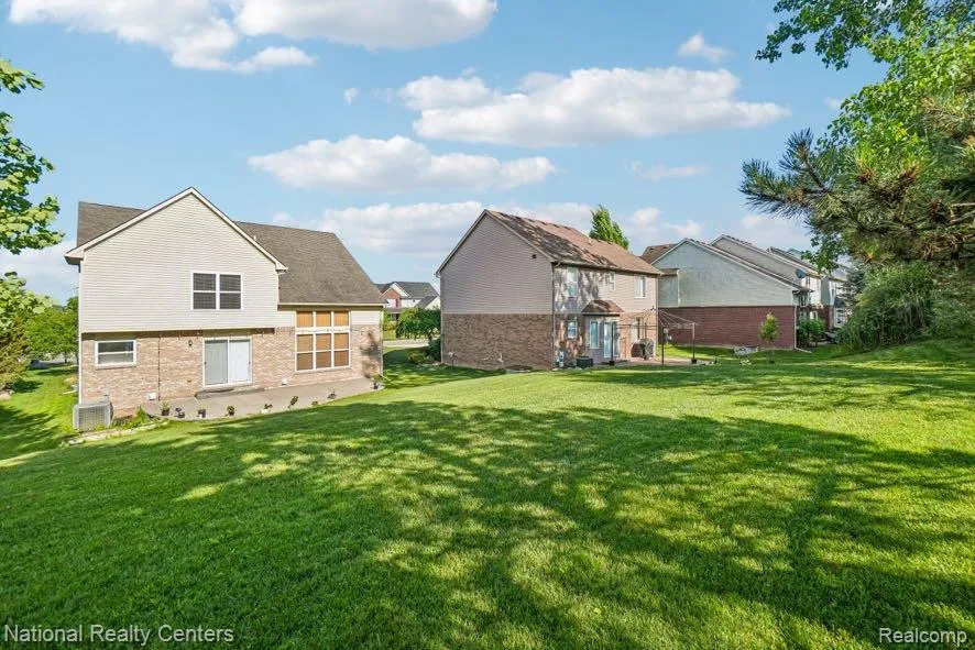 16304 Mulberry Way Northville Township, MI 48168