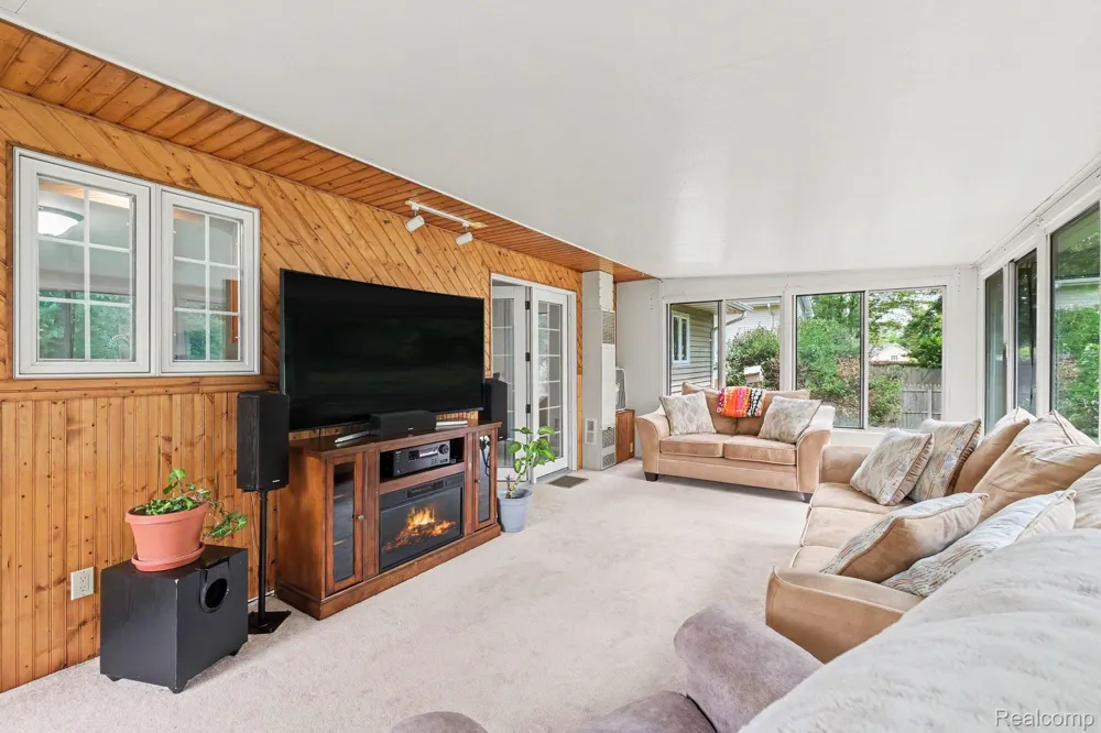 10361 Coldwater Road Flushing Charter Township, MI 48433