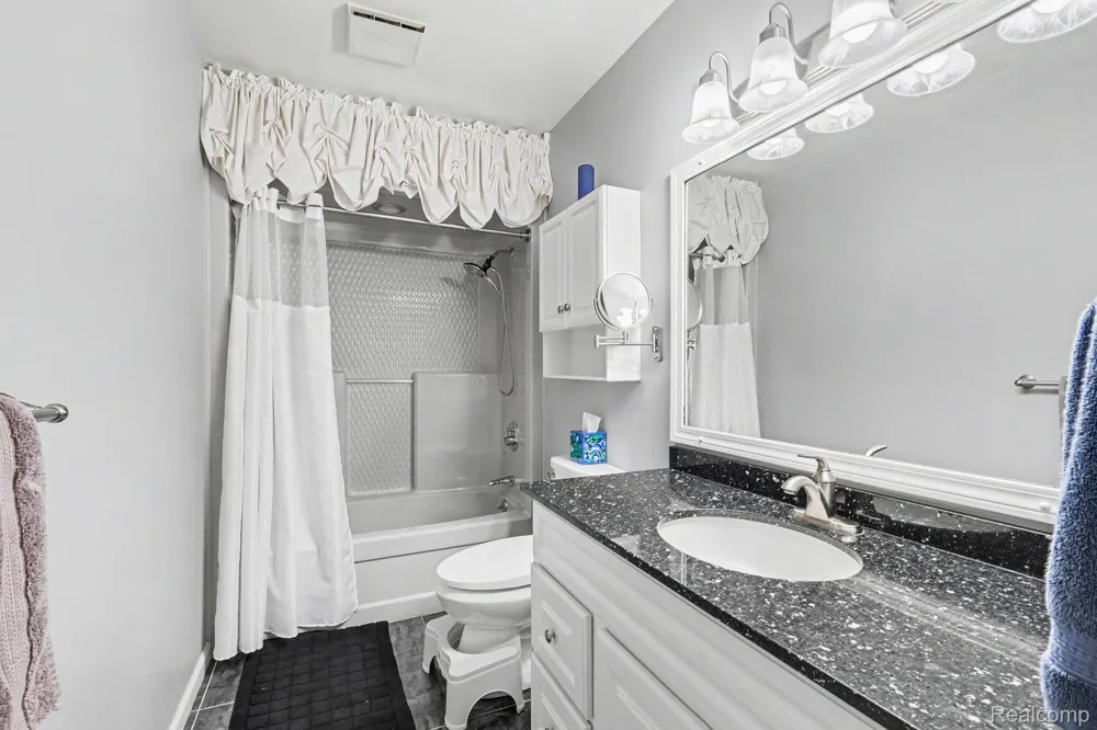 10361 Coldwater Road Flushing Charter Township, MI 48433