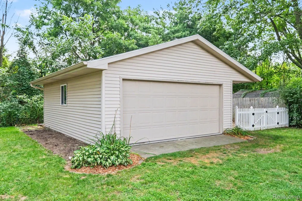 10361 Coldwater Road Flushing Charter Township, MI 48433