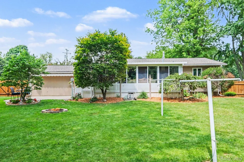 10361 Coldwater Road Flushing Charter Township, MI 48433