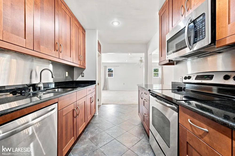 5563 NORTHLAWN DRIVE Sterling Heights City, MI 48310