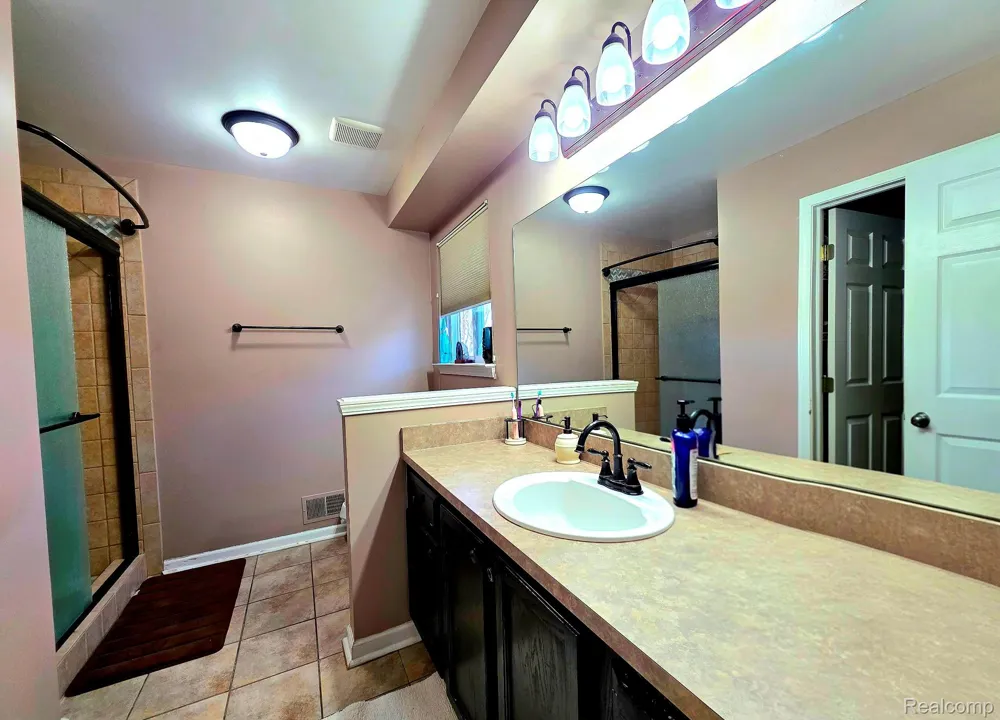8366 Sherwood Drive Grand Blanc Charter Township, MI 48439