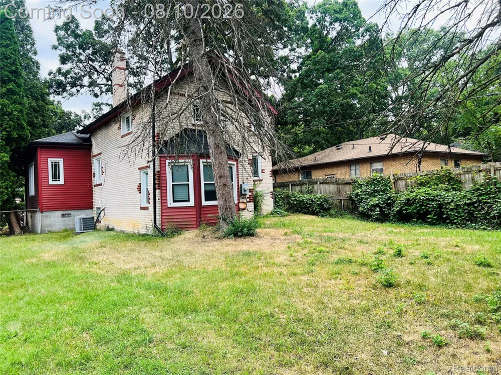 18515 Salem Street Detroit City, MI 48219