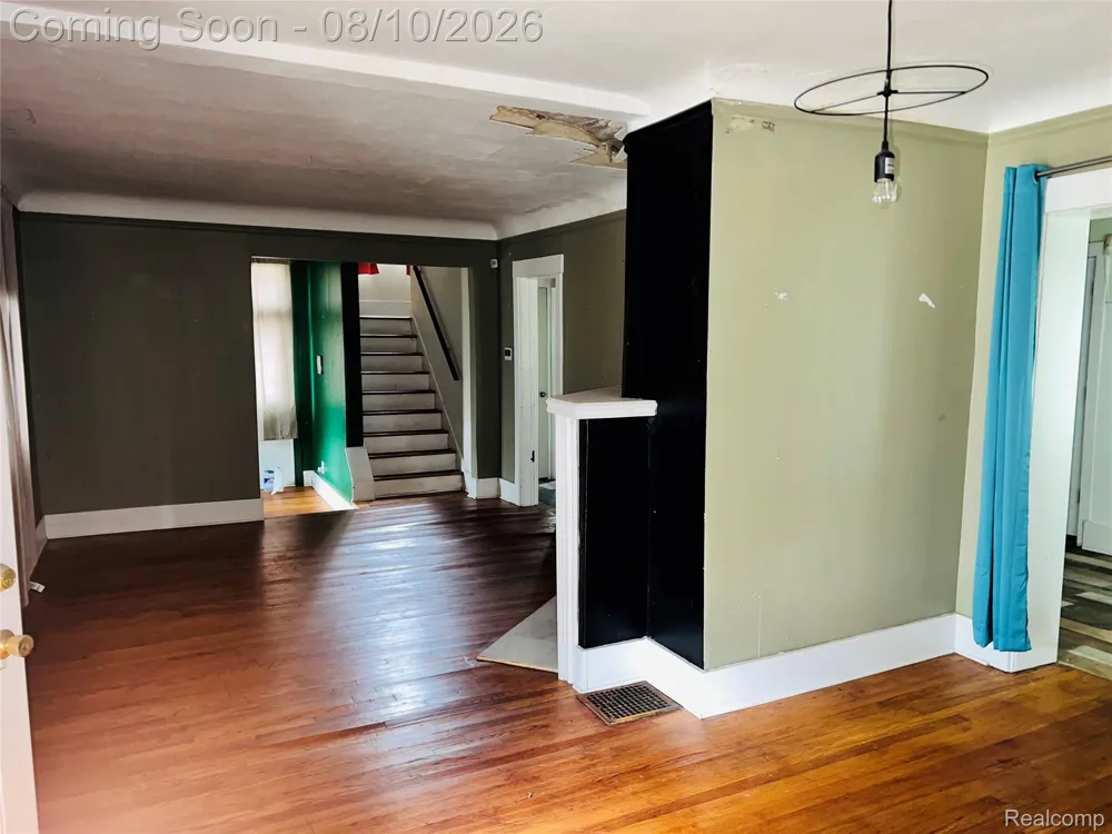 18515 Salem Street Detroit City, MI 48219