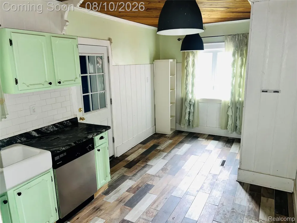 18515 Salem Street Detroit City, MI 48219