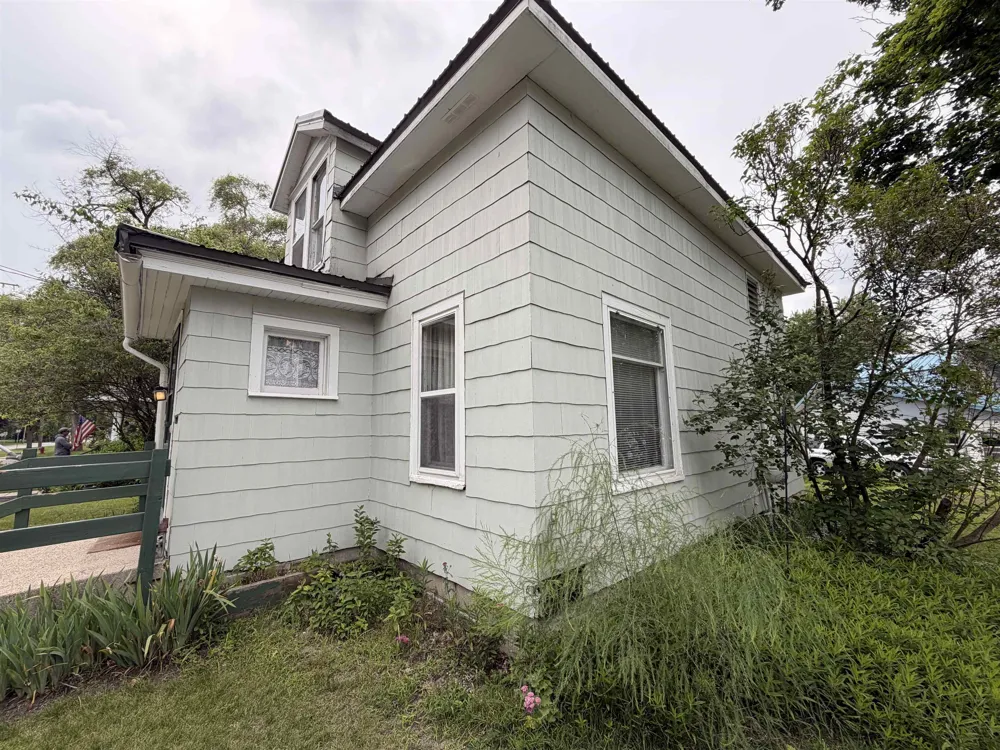1107 Michigan Avenue Alma City, MI 48801
