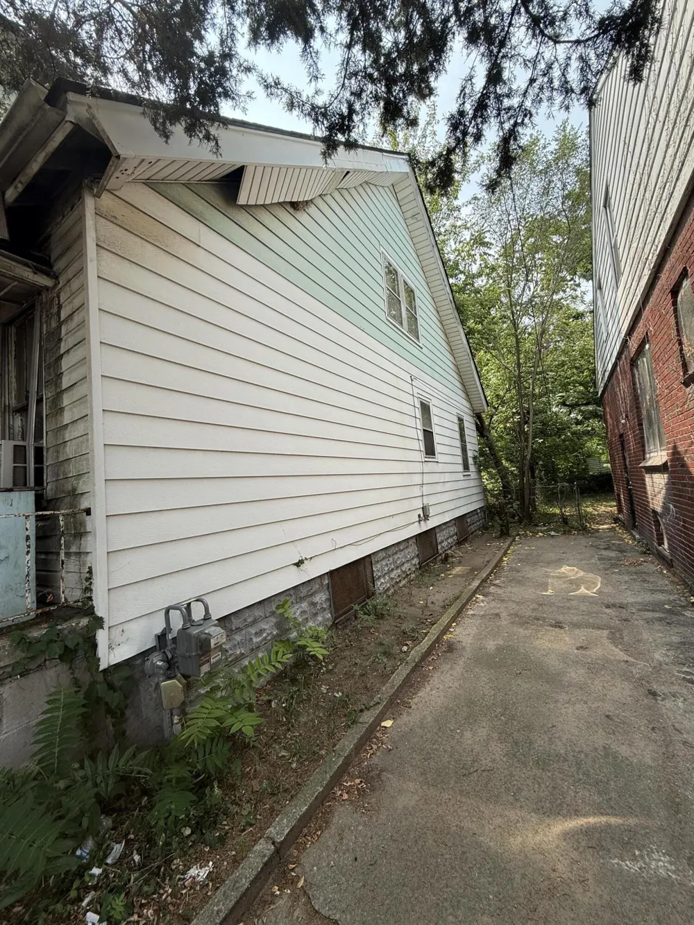 17233 E Goddard Street Detroit City, MI 48212