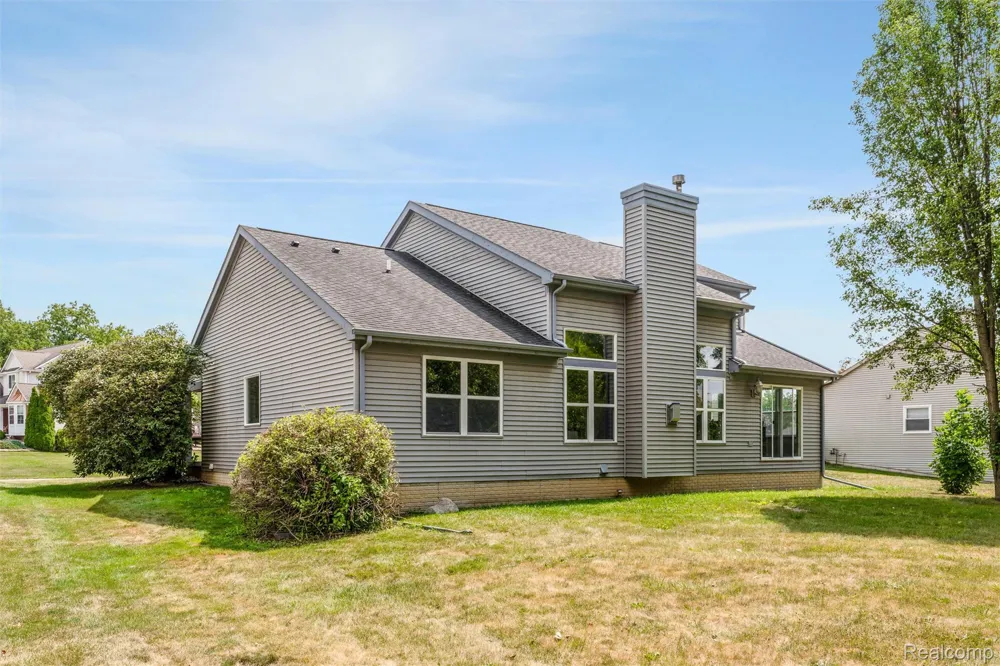 9110 Old Oak Drive Grand Blanc Charter Township, MI 48439