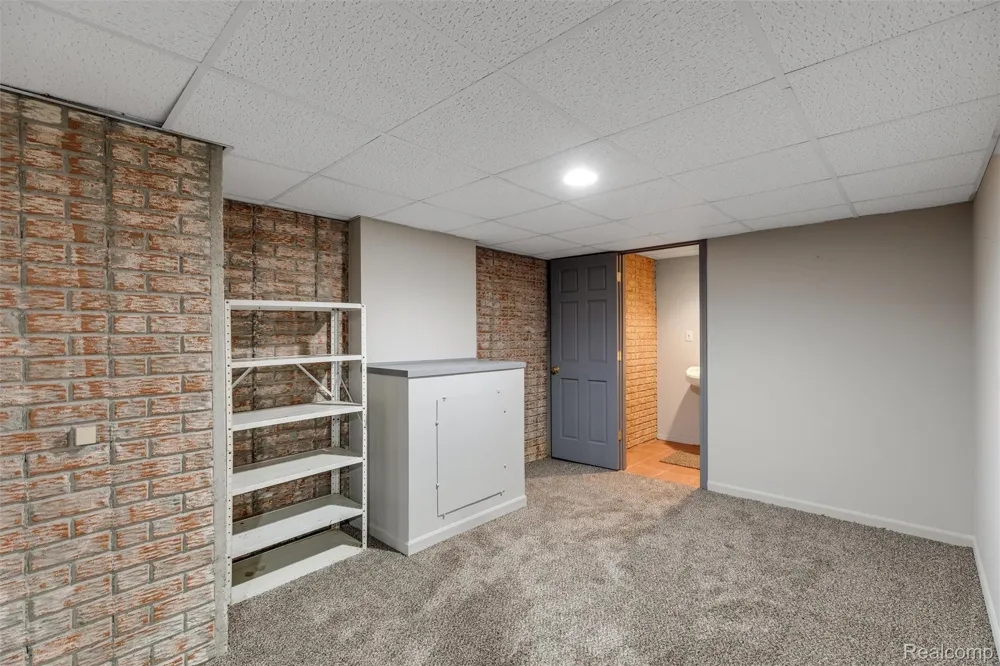 9110 Old Oak Drive Grand Blanc Charter Township, MI 48439